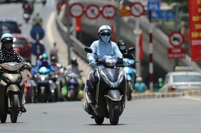 Dự báo thời tiết Hà Nội hôm nay 16/8: Ban ngày nắng, chiều tối mưa dông