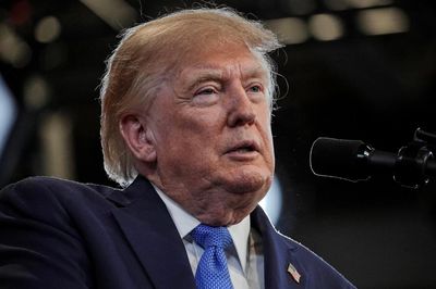 Iran cứng rắn về eo biển Hormuz, ông Trump nói Mỹ phải chấp nhận giá xăng cao