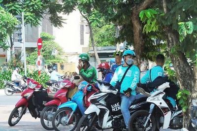 Hà Nội yêu cầu rà soát, thống kê hoạt động vận tải qua ứng dụng công nghệ