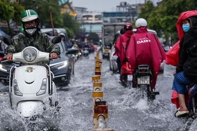Cảnh báo mưa to, lốc, sét ở TPHCM và Nam Bộ hôm nay