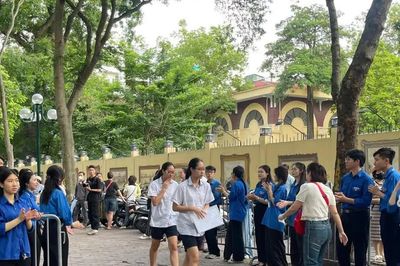 Thi vào lớp 10 có thể giảm còn 2 môn: Ít môn thi hơn nhưng căng thẳng hơn?