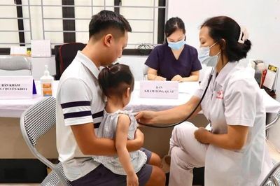 Hà Nội khám sức khỏe miễn phí cho hơn 2,2 triệu học sinh trước năm học mới