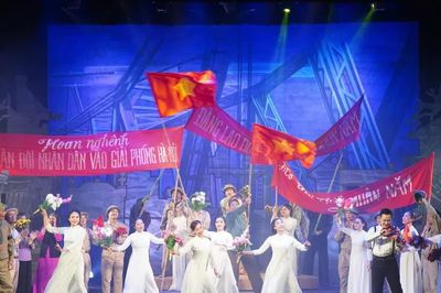 'Người con gái Hà thành' - vở cải lương khắc họa hình tượng phụ nữ Thủ đô trong cuộc kháng chiến chống Pháp