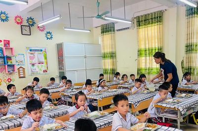 Minh bạch bữa ăn bán trú, rõ trách nhiệm đến cùng
