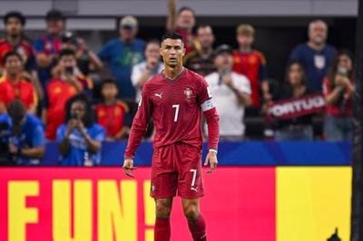 Ronaldo úp mở chuyện giải nghệ