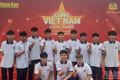 Cao Bằng: Huy động đông đảo lực lượng tham gia chương trình đi bộ 'Cùng Việt Nam tiến bước'