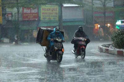 Thời tiết hôm nay (17-8): Mưa dông bao trùm nhiều khu vực, đề phòng lốc, sét và mưa đá