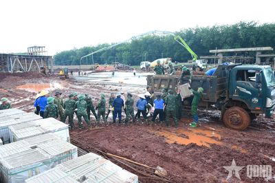 Binh đoàn 15 hỗ trợ đẩy nhanh tiến độ dự án trường phổ thông nội trú tại các xã biên giới