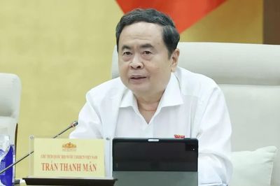 Tháo gỡ điểm nghẽn, tạo đà cho TPHCM phát triển
