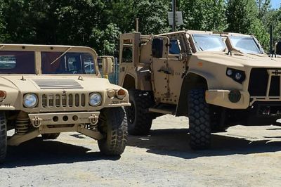 Lục quân Mỹ tiếp tục đặt niềm tin vào thiết giáp HMMWV bất chấp đã có JLTV