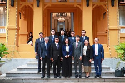 Thứ trưởng Lê Thị Thu Hằng tiếp đoàn Vụ Báo chí, Bộ Ngoại giao Lào
