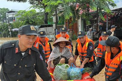Thủ tướng yêu cầu khẩn trương ứng phó mưa lớn, lũ ống, lũ quét, sạt lở đất