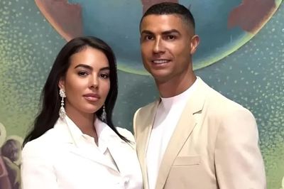 Công bố ảnh đám cưới của Ronaldo