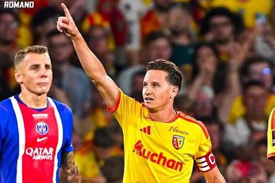 PSG thua sốc ở Siêu Cúp Pháp dù chơi hơn người gần 1 giờ đồng hồ