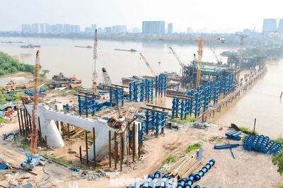 Đại công trường cầu Trần Hưng Đạo tăng tốc trước mùa mưa lũ