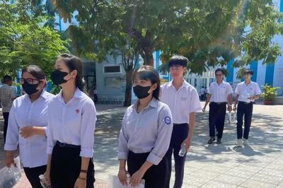 Khánh Hòa: Kỷ luật phó hiệu trưởng vụ thí sinh mang điện thoại vào phòng thi