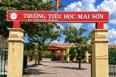 Nữ hiệu trưởng đập bàn, ném cốc khi về thăm trường cũ: Chính quyền nói gì?