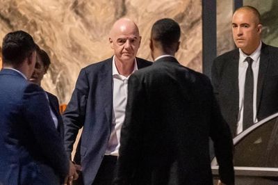 Chủ tịch FIFA Gianni Infantino đối mặt nguy cơ không được tranh cử