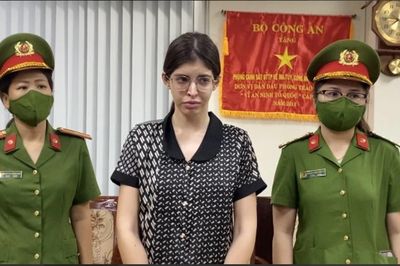 Ca sĩ Chi Dân, người mẫu An Tây và cô tiên 'từ thiện' hầu tòa