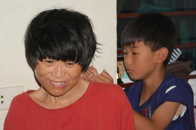 Mẹ bệnh tật bất lực nhìn con gái lớn nghỉ học, lo con trai nhỏ dang dở tương lai