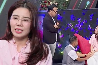 Thầy giáo 40 tuổi quỳ gối, tha thiết xin đàng gái bấm nút hẹn hò