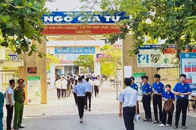 Kỷ luật cảnh cáo hiệu phó vụ thí sinh mang 'phao' vào phòng thi tốt nghiệp