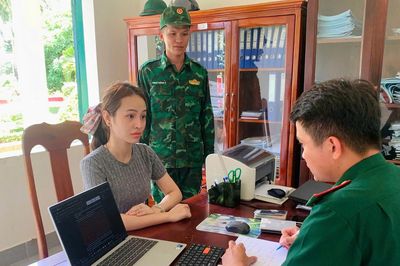 15 công dân Việt Nam được trao trả qua cửa khẩu Hà Tiên