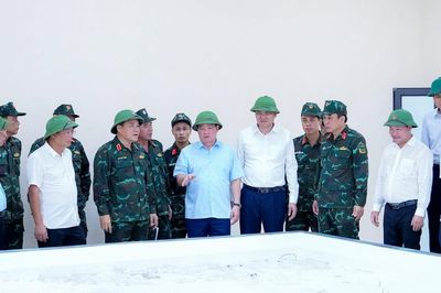 Bí thư Tỉnh ủy Nguyễn Khắc Thận kiểm tra công tác chuẩn bị diễn tập khu vực phòng thủ tỉnh