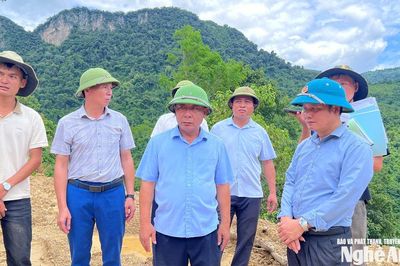 Phó Chủ tịch UBND tỉnh Nguyễn Văn Đệ kiểm tra thực tế các dự án tái định cư tại xã Mỹ Lý và Bắc Lý