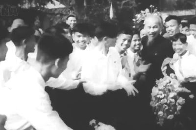 Học Bác mỗi ngày: Người Việt Nam ở nước ngoài là nguồn lực chiến lược quan trọng của đất nước