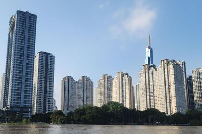 Thúc đẩy tín dụng bất động sản, kiểm soát rủi ro thị trường