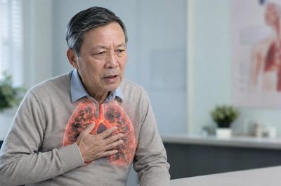 Chuyên gia y tế cảnh báo 'gánh nặng kép' về mô hình bệnh tật