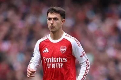 Real Madrid theo đuổi Martin Zubimendi, Juventus từ bỏ thương vụ Emiliano Martinez