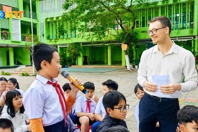 Đưa tiếng Anh thành ngôn ngữ thứ hai trong trường học