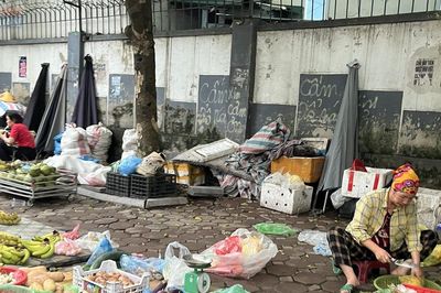 Kiên quyết dẹp chợ tạm
