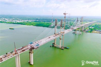 Phấn đấu thông xe toàn tuyến cao tốc Bến Lức - Long Thành trong tháng 9-2026