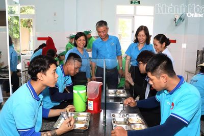 Tổng Liên đoàn Lao động Việt Nam khảo sát chất lượng bữa ăn ca tại 3 doanh nghiệp ở Khánh Hòa