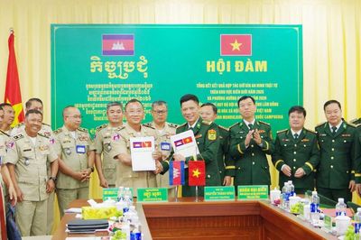 Biên phòng Lâm Đồng chung sức giữ bình yên, vun đắp tình hữu nghị