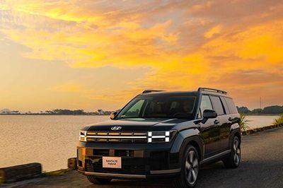 Đánh giá Hyundai Santa Fe 2026: Thiết kế vuông vức, động cơ 281 mã lực và giá lăn bánh
