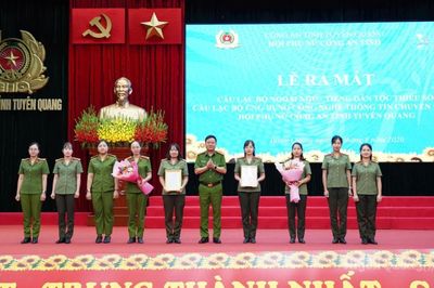 Phụ nữ Công an Tuyên Quang chủ động làm chủ công nghệ số và ngôn ngữ