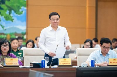 Bộ trưởng Lê Mạnh Hùng giải trình, tiếp thu, chỉnh lý dự thảo Luật Dầu khí (sửa đổi)