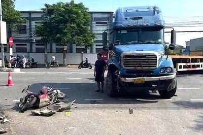 Hai người đi xe máy tử vong sau va chạm xe đầu kéo ở Hải Phòng