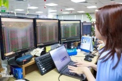 Dòng vốn ETF Việt Nam cải thiện sau 7 tháng đầu năm