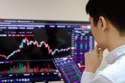 VN-Index giảm gần 2 điểm phiên 17/8