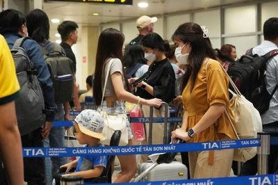 Diều, UAV uy hiếp an toàn bay: Hàng không gián đoạn, du lịch chịu tác động dây chuyền
