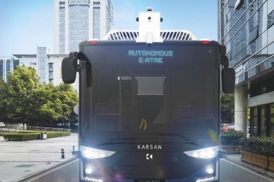 Xe bus tự hành cấp độ 4 lần đầu chạy tuyến công cộng không cần tài xế an toàn