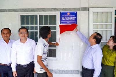Thứ trưởng Bộ Tài chính Lê Tấn Cận đồng hành cùng Cà Mau chăm lo an sinh, phát triển giao thông