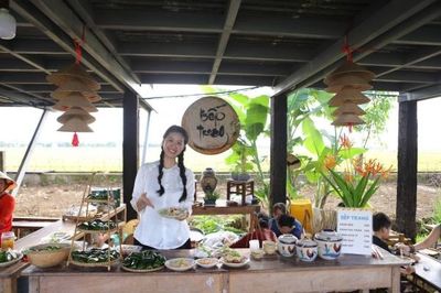Thành công từ phiên chợ quê đến hướng phát triển nông nghiệp bền vững