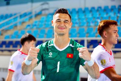 Lê Giang Patrik: VAR cứu tôi, thật may không phải nhận thẻ đỏ