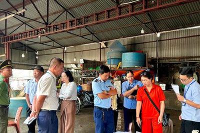 Phường Hoàng Mai kiểm tra tháo gỡ điểm nghẽn chợ cá Yên Sở